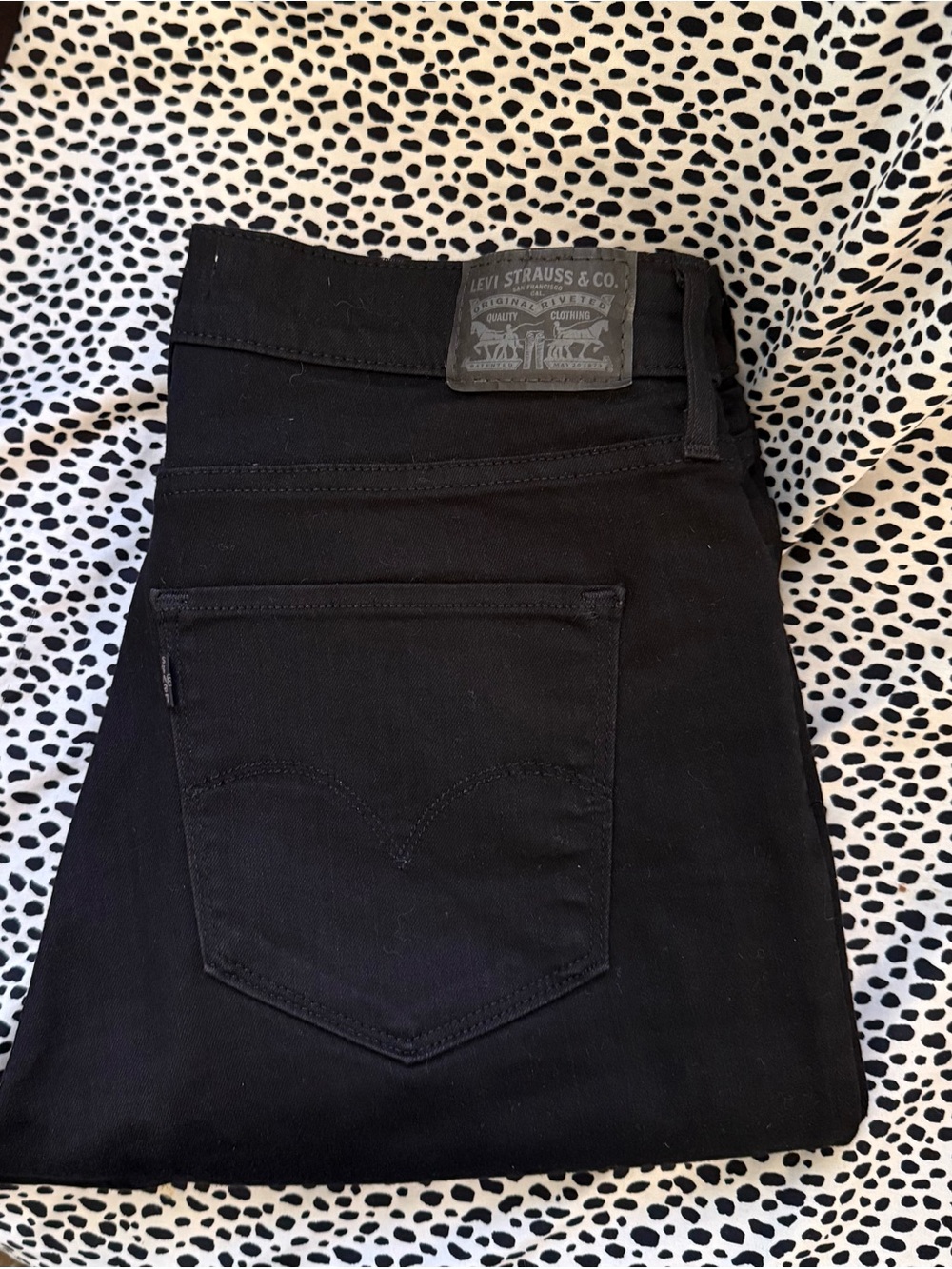 Levi's Women’s 724 Black Straight Jeans